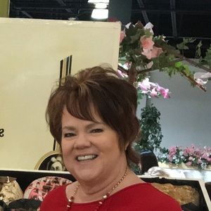 Meet your Posher, Paula